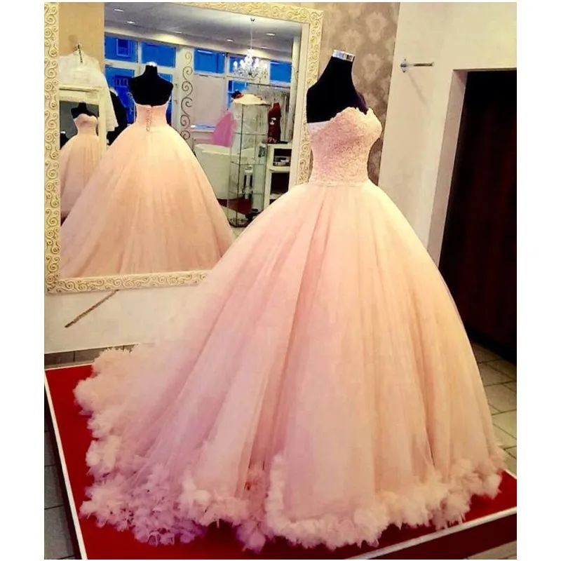 Розовое бальное платье Quinceanera с кружевной аппликацией длиной до пола открытой