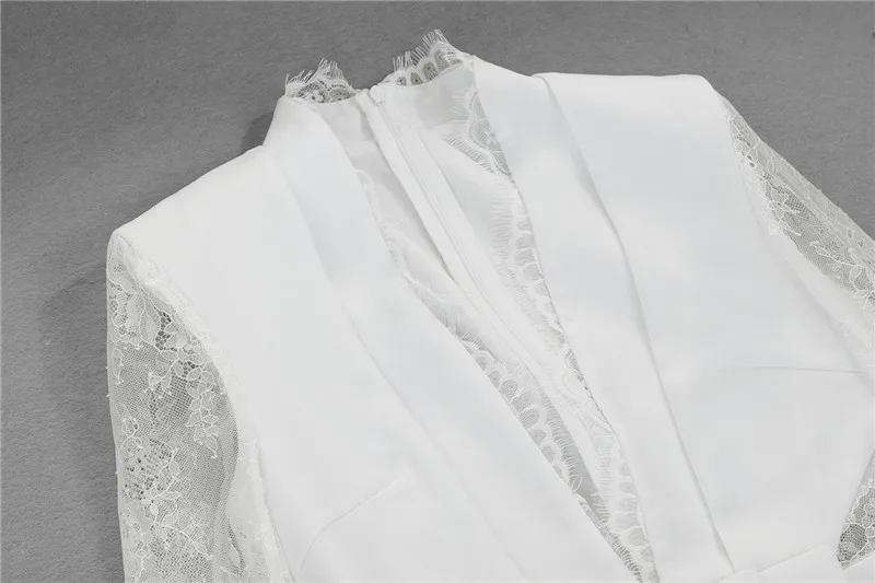 Женское платье с длинным кружевным рукавом белое глубоким V-образным вырезом