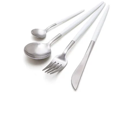 white silver Горячая Распродажа, 4 шт. набор черных столовых приборов, посуда из нержавеющей стали, нож для стейка, вилка, чайная ложка, вечерние, подарочный набор кухонной посуды - Цвет: white silver