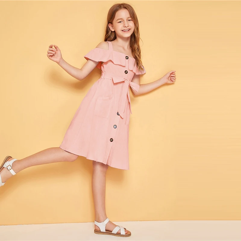 SHEIN/Детское платье-рубашка в стиле бохо с открытыми плечами и рюшами, с поясом г., милое летнее платье до колена на пуговицах спереди, с высокой талией