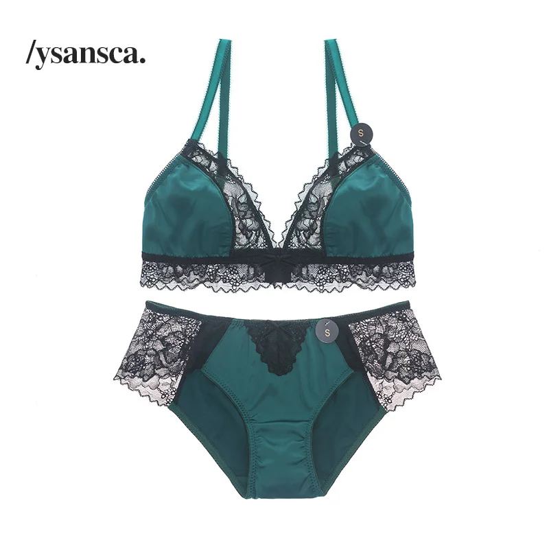 Комплект женского нижнего белья из бюстгальтера без косточек и трусиков|bra and