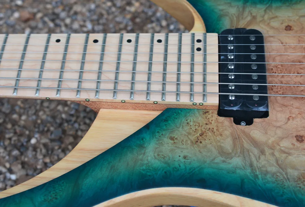 7 струн Безголовый электрогитара Стиль Синий взрыв spalted вьющиеся клен Топ Пламя клен шеи