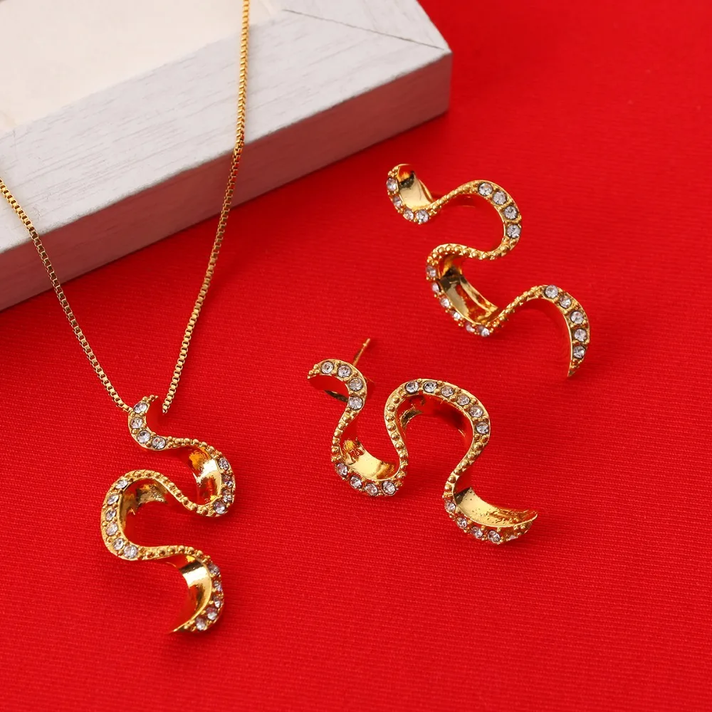 Новое поступление сексуальное роскошное золотое ожерелье с медальоном в виде