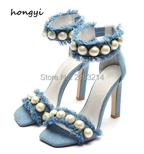 Босоножки с открытым носком и бусинами Украшенные босоножки ремешком на