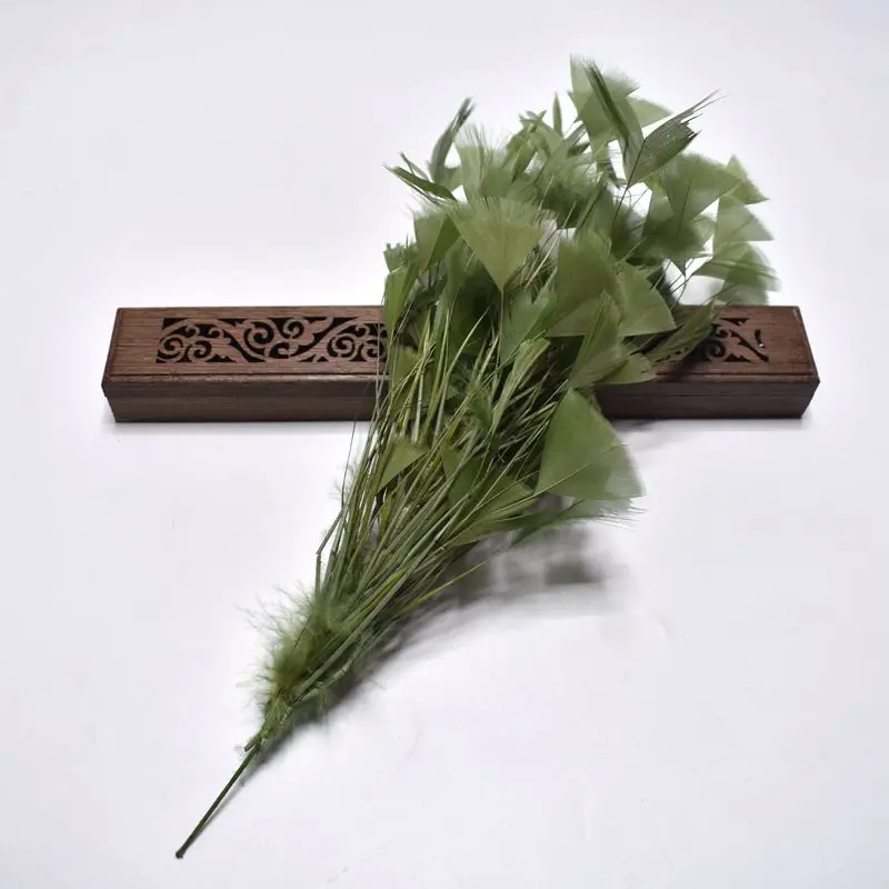 1pcs Beautiful crafts Goose feather party decorations 30CM colored Feathers wedding corsages DIY Carnival headdress Accessories - Цвет: Army Green