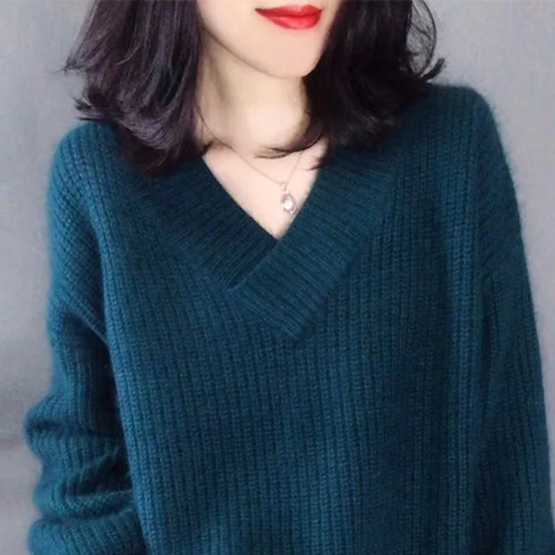 Женский свитер с треугольным вырезом осенне-зимний теплый в Корейском стиле