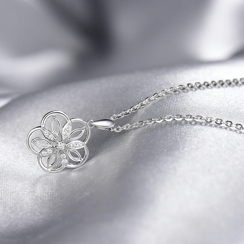 Ожерелье подвеска в форме цветка из белого золота 18 К|fine jewelry|gold diamond pendantdiamond pendant