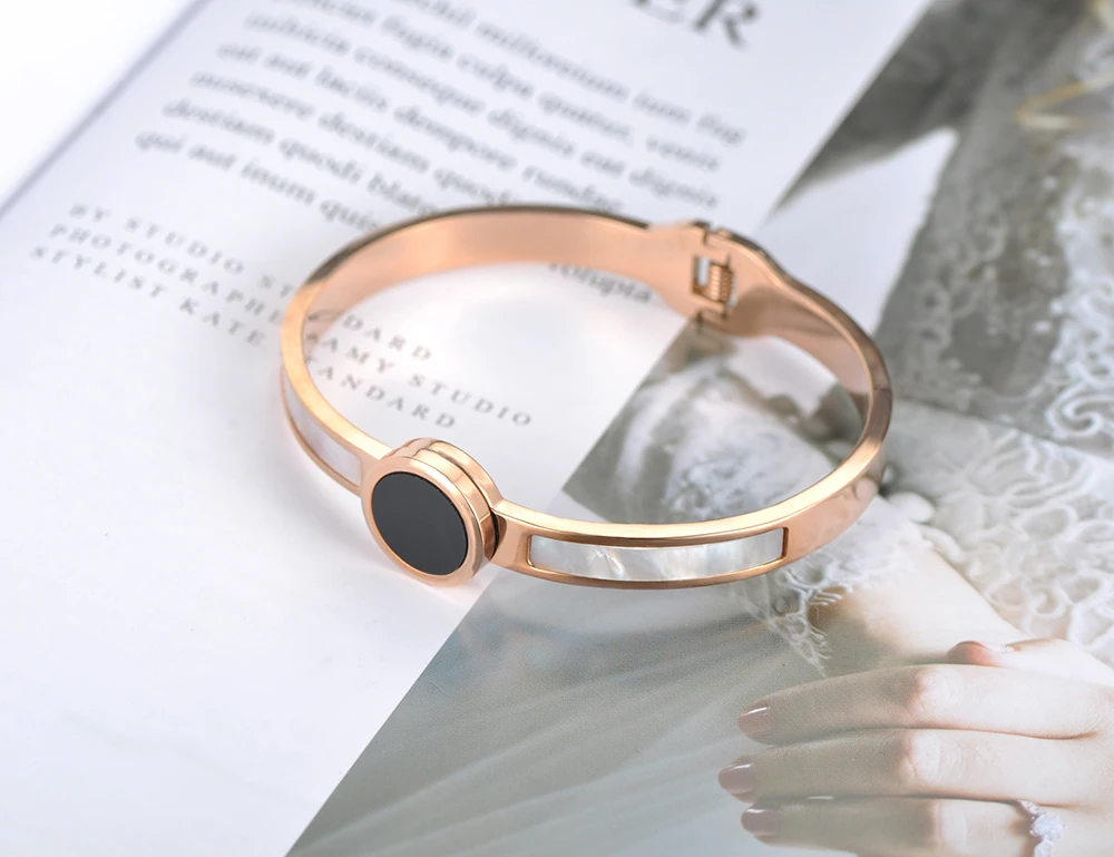 YiKLN Fashion Titanium Steel White/Black Shell Bracelets &amp Bangles Luxury Engagement Wedding Bangle Jewelry For Women YB18041 | Украшения