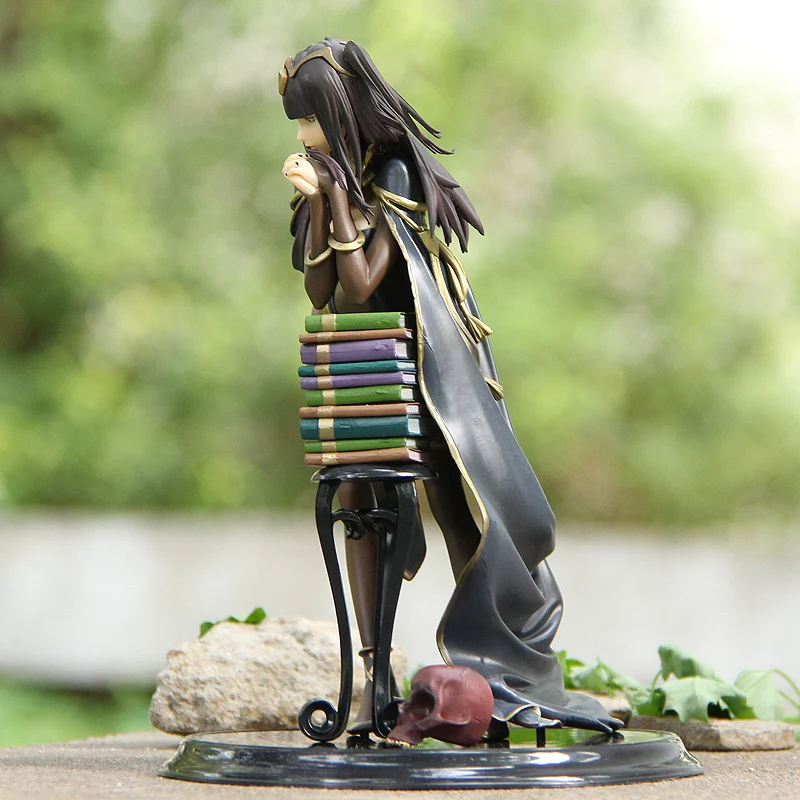 Сексуальная статуэтка по имени Тарья которая является загадочным персонажем