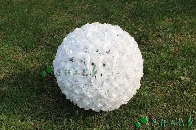

25 CM 10 Inch Artificial White Rose Silk Flower Kissing Balls Hanging Ball For Christmas Ornaments Wedding Party Decorations