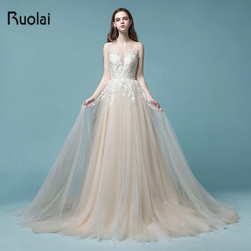 

2019 Real Sample Beautiful Tulle Wedding Dresses Scoop Lace Appliques Buttons Sleeveless Sweep Train Bridal Gown Custom Made