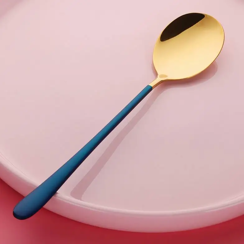 4 Blue Gold Spoon 4 шт красочные ложки 18/10 из нержавеющей стали Корейская суповая ложка с длинной ручкой Золотая ложка для мороженого столовые приборы с позолотой - Цвет: 4 Blue Gold Spoon
