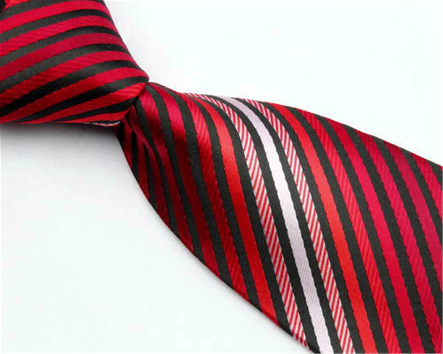 Новый стиль человек галстук 100% шелк красный черный мужчины полосатый