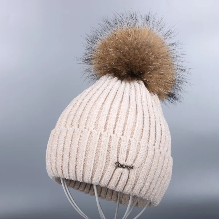 Mink Pom beige hat Новинка, женские шапочки из синели, настоящая лисица, помпоны, зимние шапки, мягкая пряжа, высокое качество, теплые, вязаные, в полоску, для женщин, девушек, skullies gorros - Цвет: Mink Pom beige hat