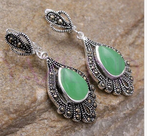 

hj 00602 Elegant oval bead jade dangle stud pierced earrings