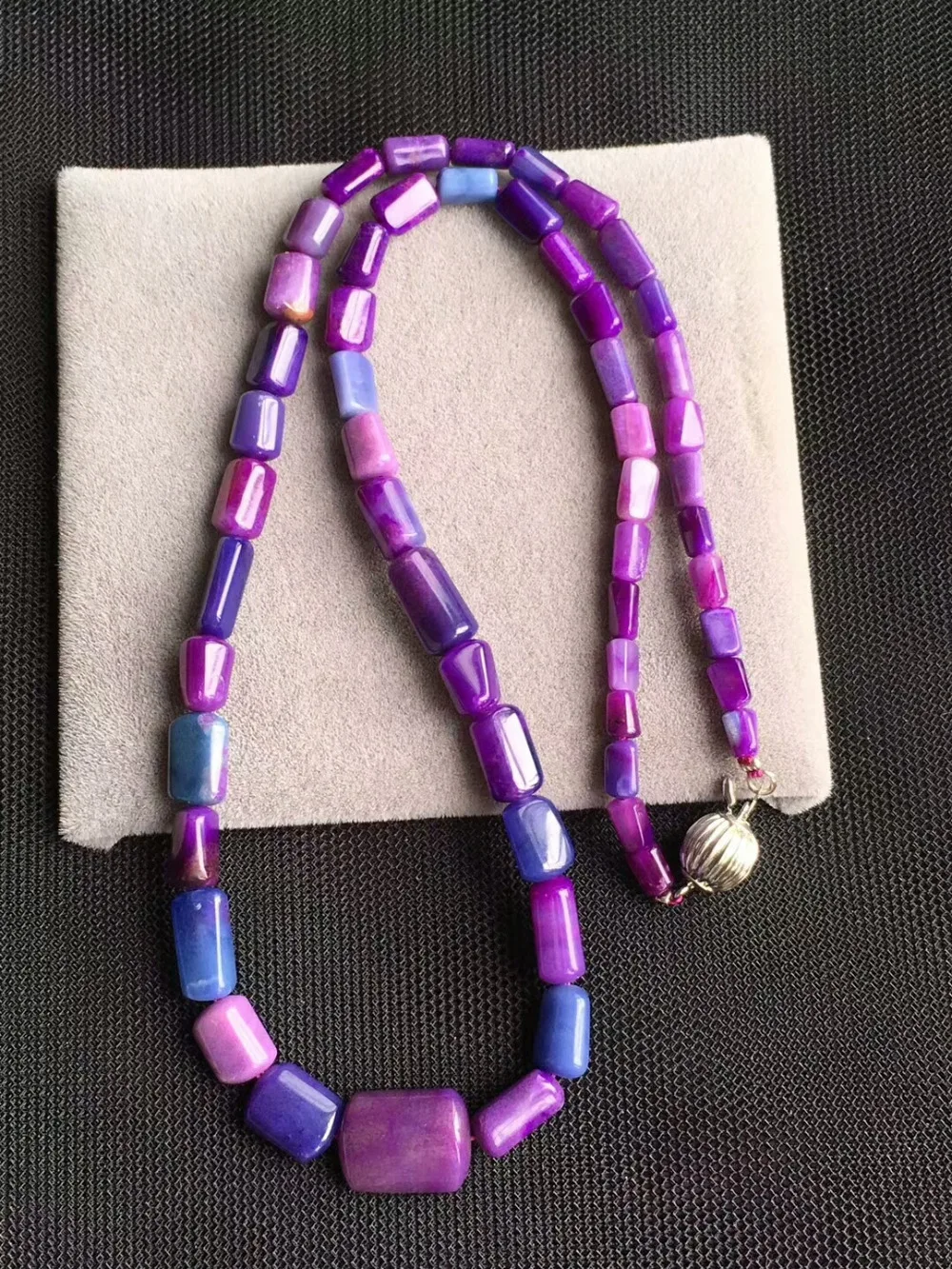 Натуральный голубой розовый Sugilite драгоценный камень Южно-Африканский кристалл