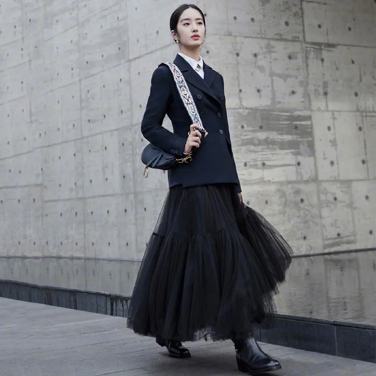 Женская фатиновая юбка макси модельная дизайнерская длинная бальная с высокой