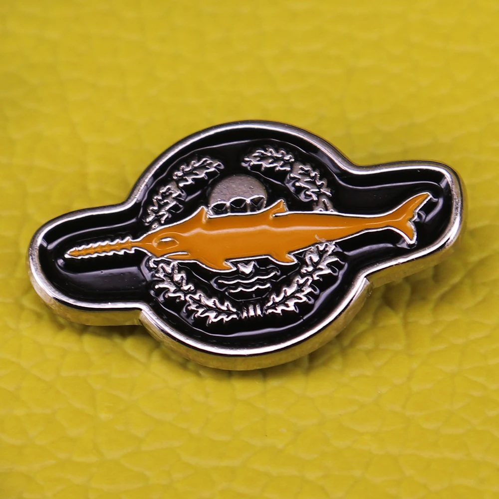 Эмалированная брошь в виде животного акулы|Броши| |
