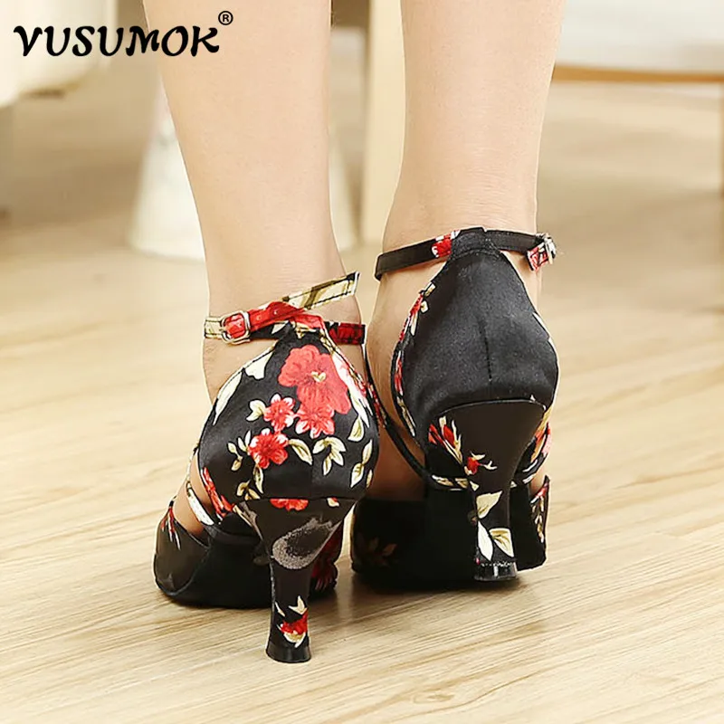 VUSUMOK Satin Women's Latin dance shoes indoor professional Soft Ballroom dancing Chinese Style Plug Size | Спорт и развлечения