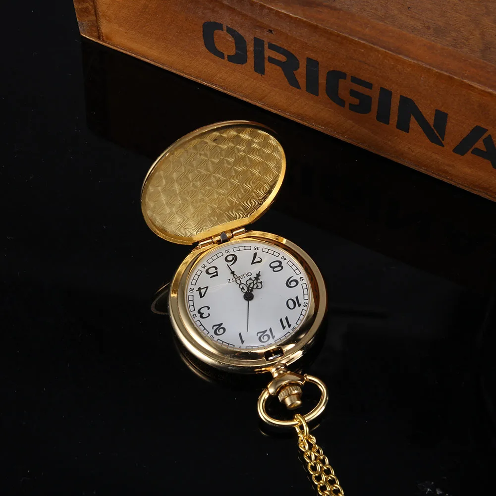 

1pc Men Women Quartz Pocket Watch Golden Shield Pattern Carved Case with Chain LXH