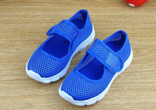 2017 Детские разноцветные кроссовки сандалии для девочек яркие цвета сетчатые на