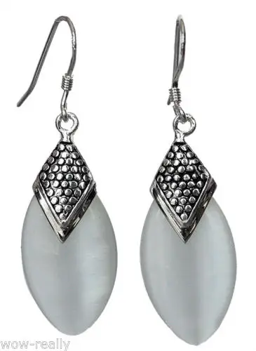 Симпатичные белые серьги в виде кошачьих глаз искусственные с крючком 925 фианиты