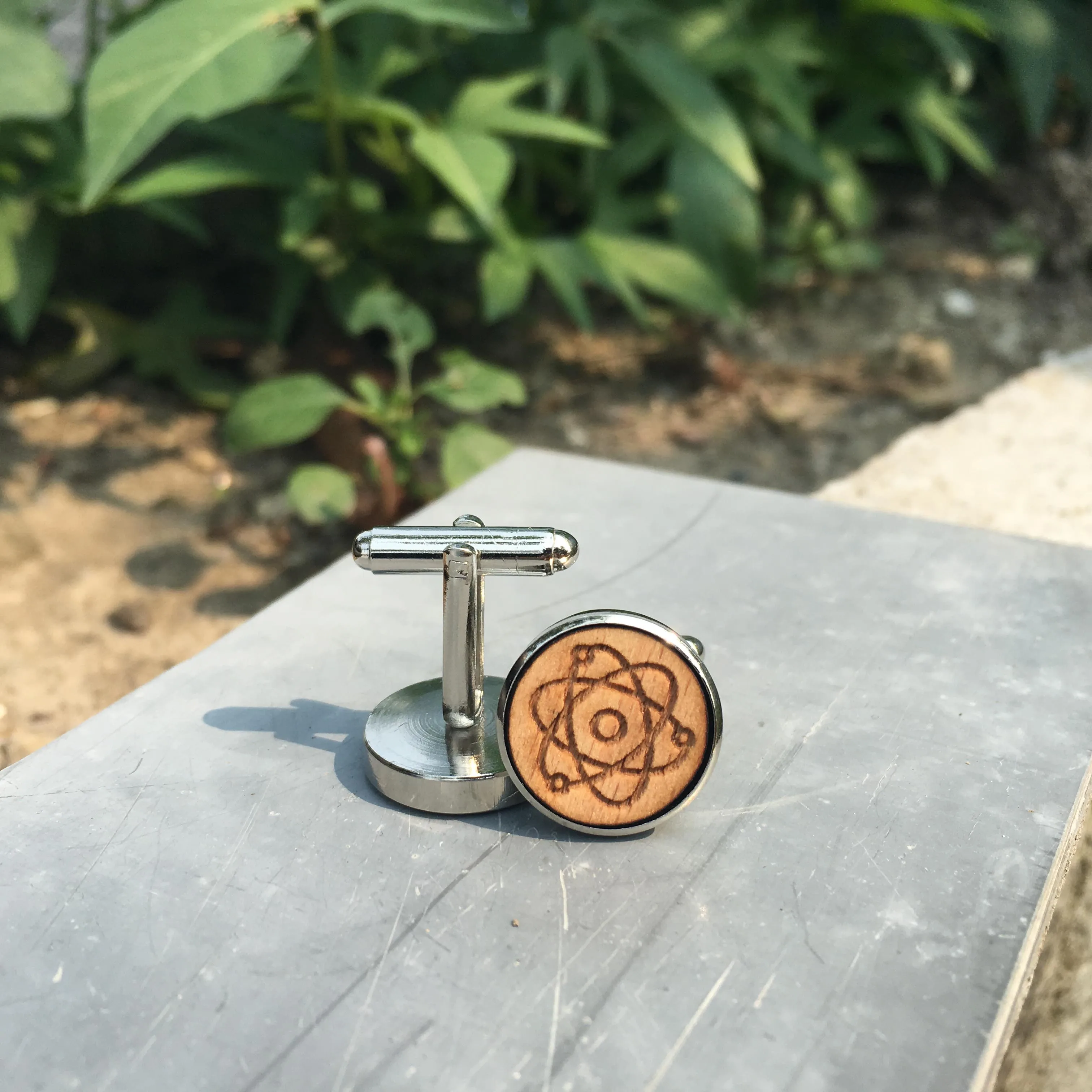 Атомный лазер ручной работы деревянные Запонки химия деревянная запонка