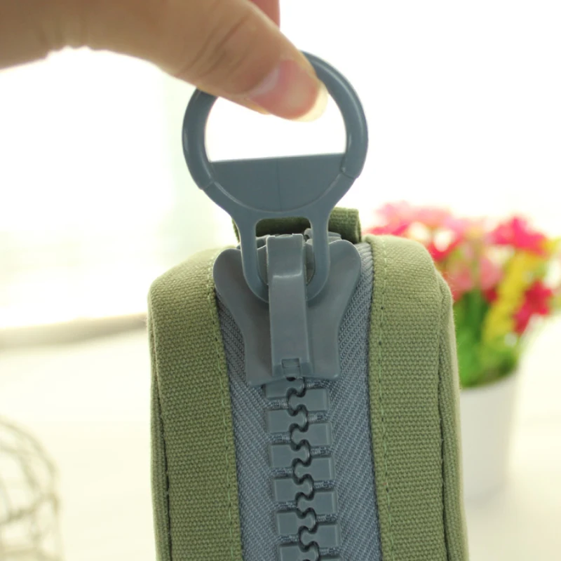 Парусиновый чехол для карандашей с большой молнией карамельных цветов школьный