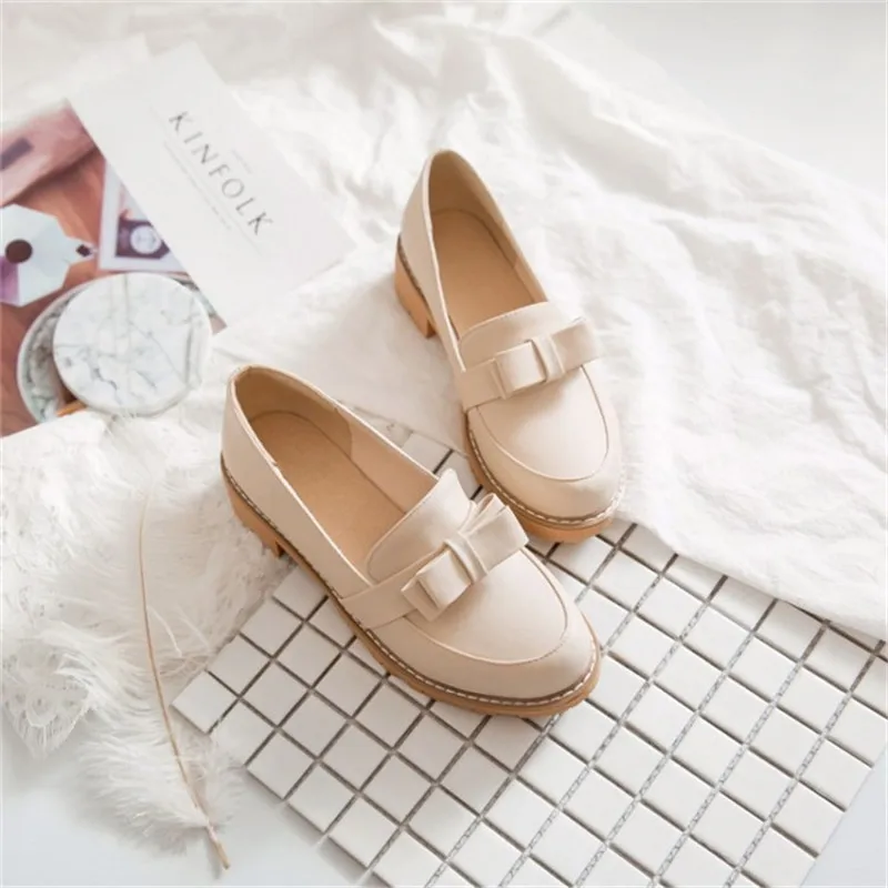 Новые модные женские туфли на плоской подошве с закрытым носком и бантом милые