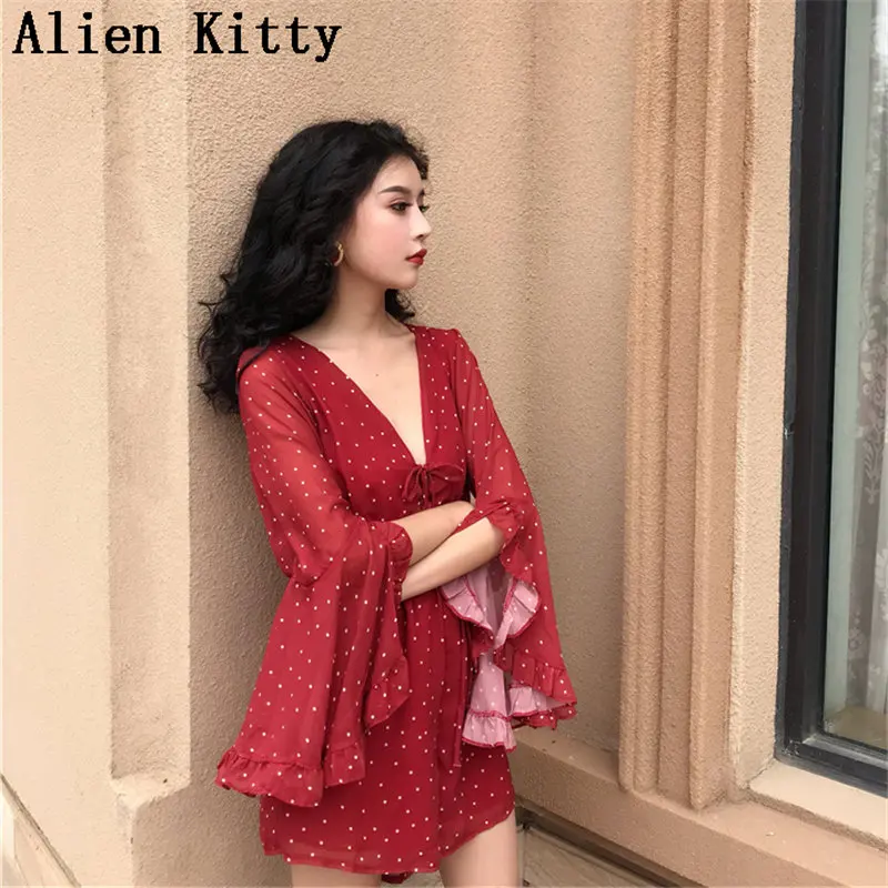 Alien Kitty/летнее в горошек с расклешенными рукавами модный v образным вырезом