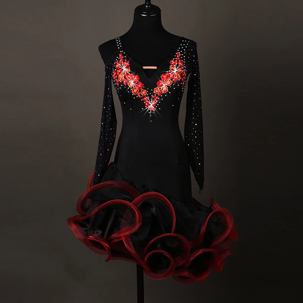 Женское платье для латиноамериканских танцев белое красное кружевное с бахромой