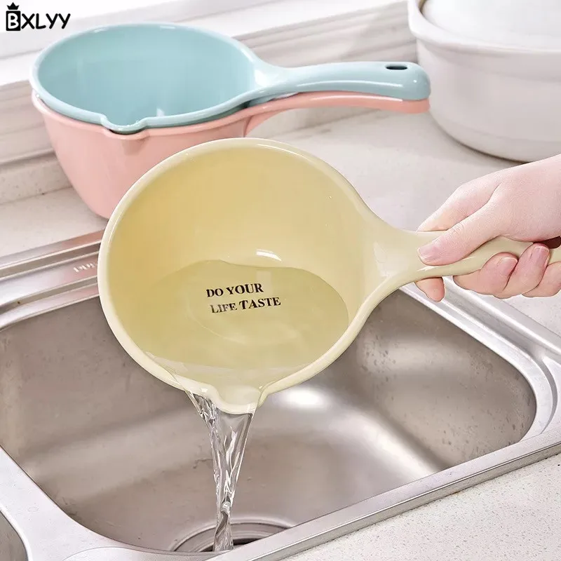 Bxlyy бытовой Пластик ложки с длинной ручкой, совок можно повесить Кухня Пособия по кулинарии воды ложка для грудничков, душевые водно ложка Кухня Accessories.7z