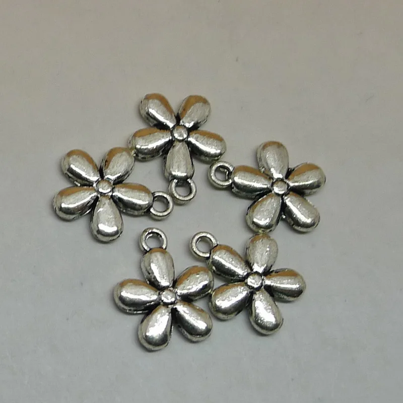 RONGQING 200pcs/lot Vintage Silver Tiny Cartoon Flower Charms 13x10mm Double Sided Daisy Craft Supplies | Украшения и аксессуары