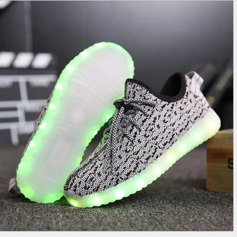 Мода привели детей Спортивная обувь детская зарядка через USB светящиеся