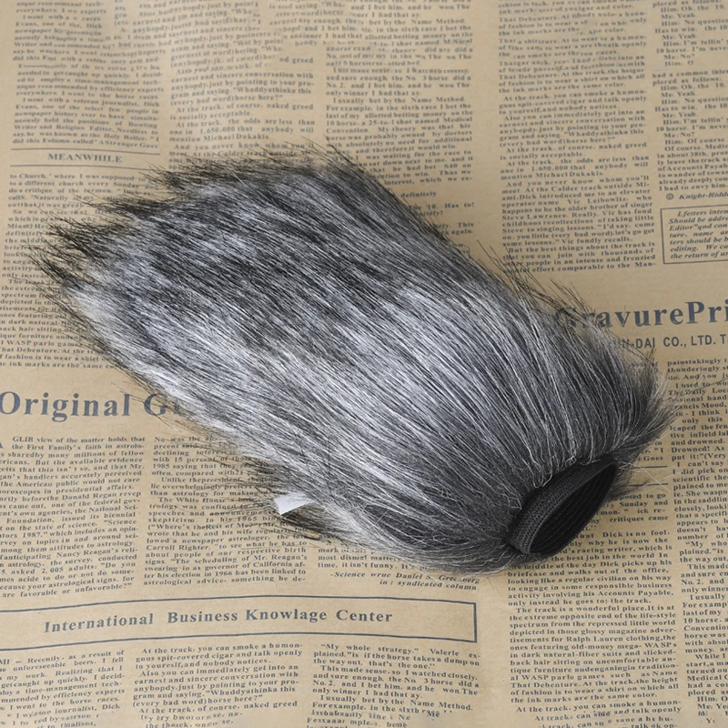 Микрофон для видеосъемки на ветровом стекле с меховым напылением использования