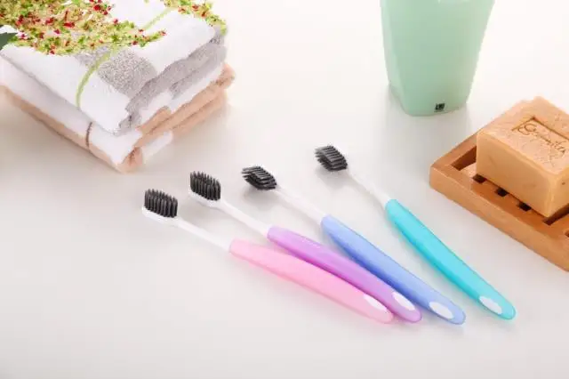 Двойная Ультрамягкая зубная щетка с бамбуковым углем 4 шт. нано для ухода за