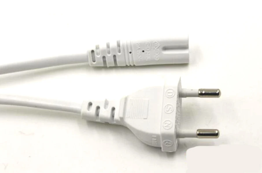 Белый цвет м Рисунок 8 C7 в ЕС Европа Европейский 2-контактный 2 зубец круглый