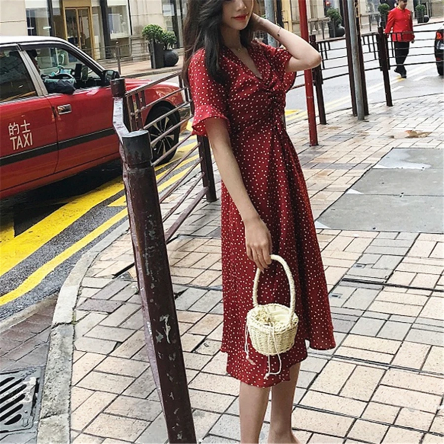 Весенне-летнее трикотажное приталенное платье в гонконгском стиле шикарное