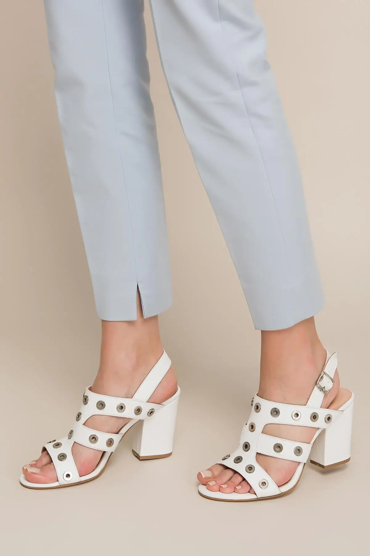 Белые женские туфли на высоком каблуке из натуральной кожи с жемчугом 120130001790 |