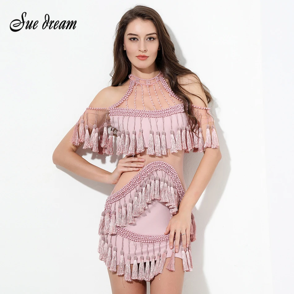 Женское облегающее платье розовое черное без рукавов с жемчугом и кисточками