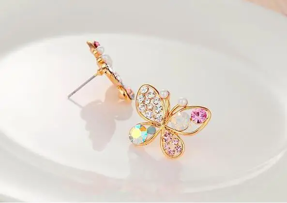 Корейские полые серьги с жемчугом и бабочкой | Украшения аксессуары