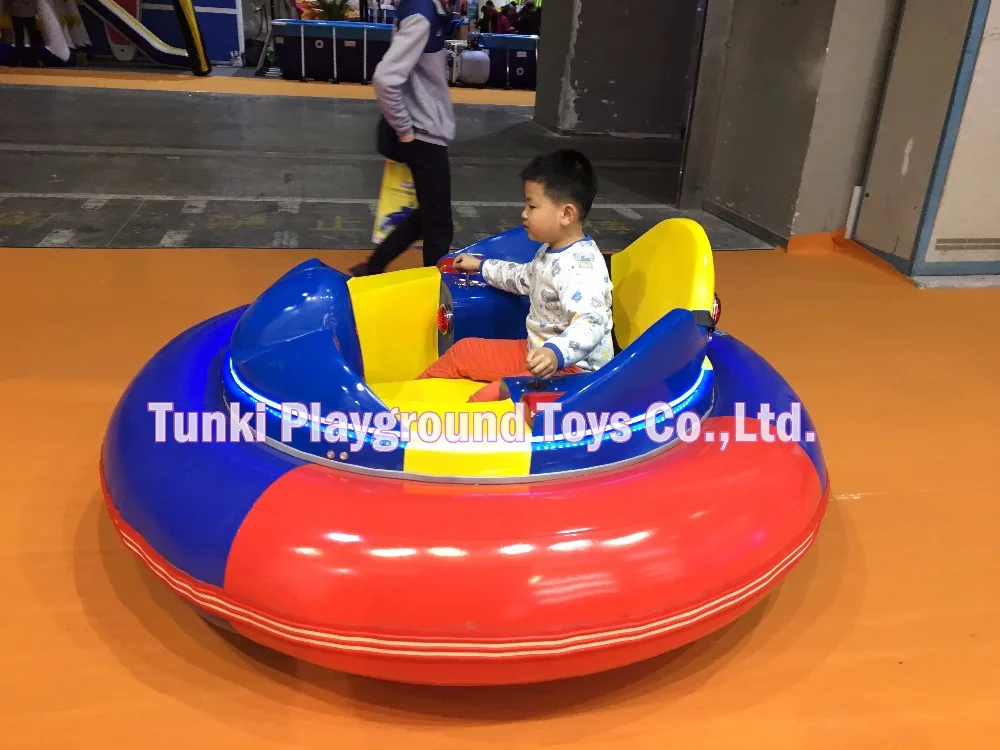 

Надувной автомобильный бампер Funfair, работающий от батареек, нло