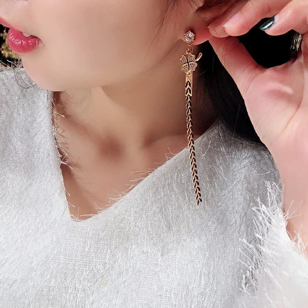 Женские серьги гвоздики Seven Candy длинные с четырьмя листами простые популярные