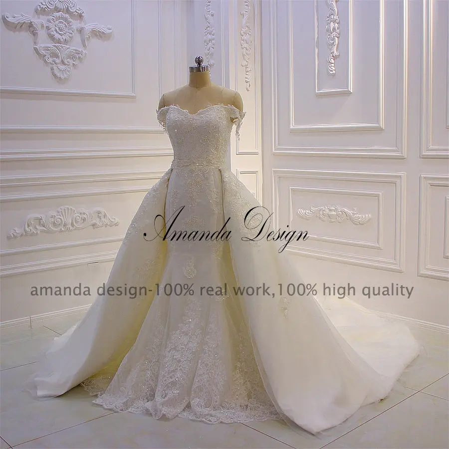 Свадебное платье с открытыми плечами и кружевной аппликацией со съемной