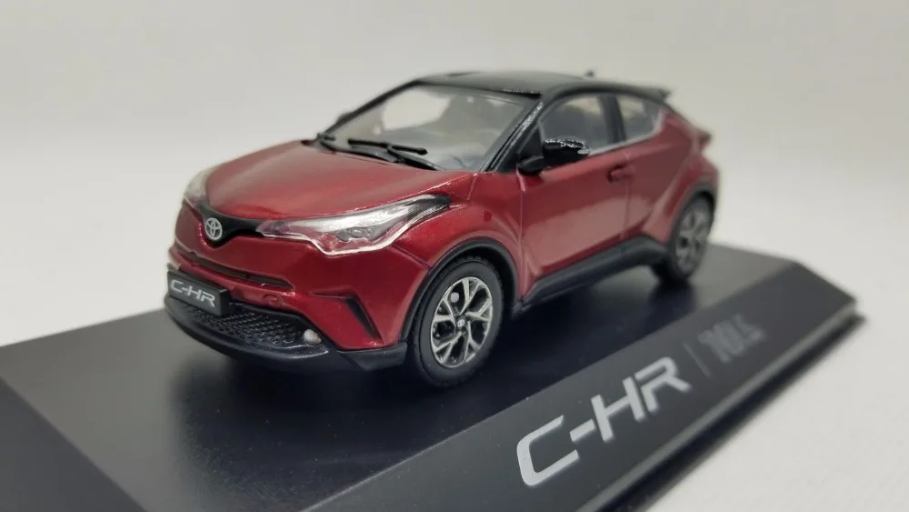 1:43 литье под давлением модель для Toyota C HR 2017 красный внедорожник сплав игрушечный