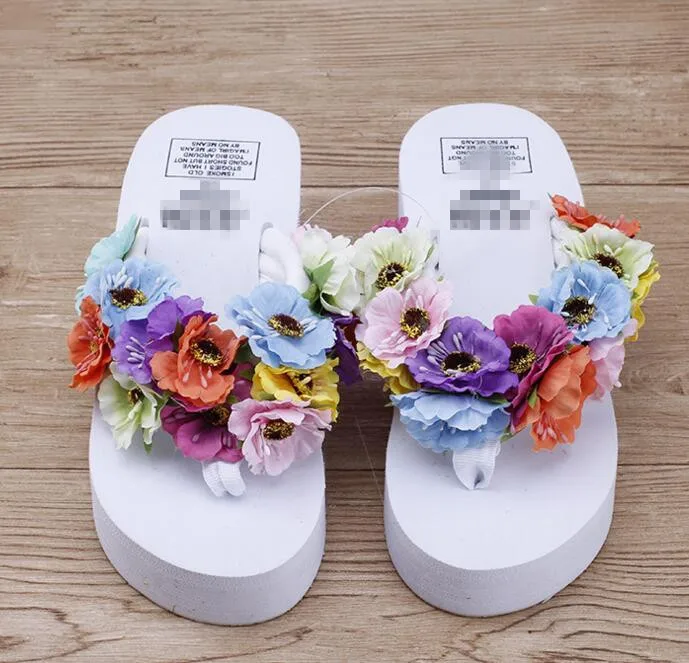 Женские нескользящие пляжные шлепанцы толстая плоская подошва цветочные тапки
