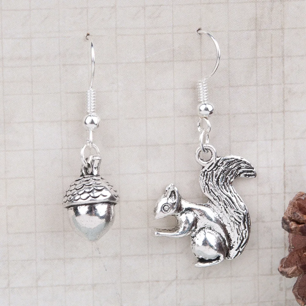 8SEASONS Handmade Earrings antique silver-color Acorn Squirrel 40mm(1 5/8") x 20mm( 6/8") 1 Pair | Украшения и аксессуары