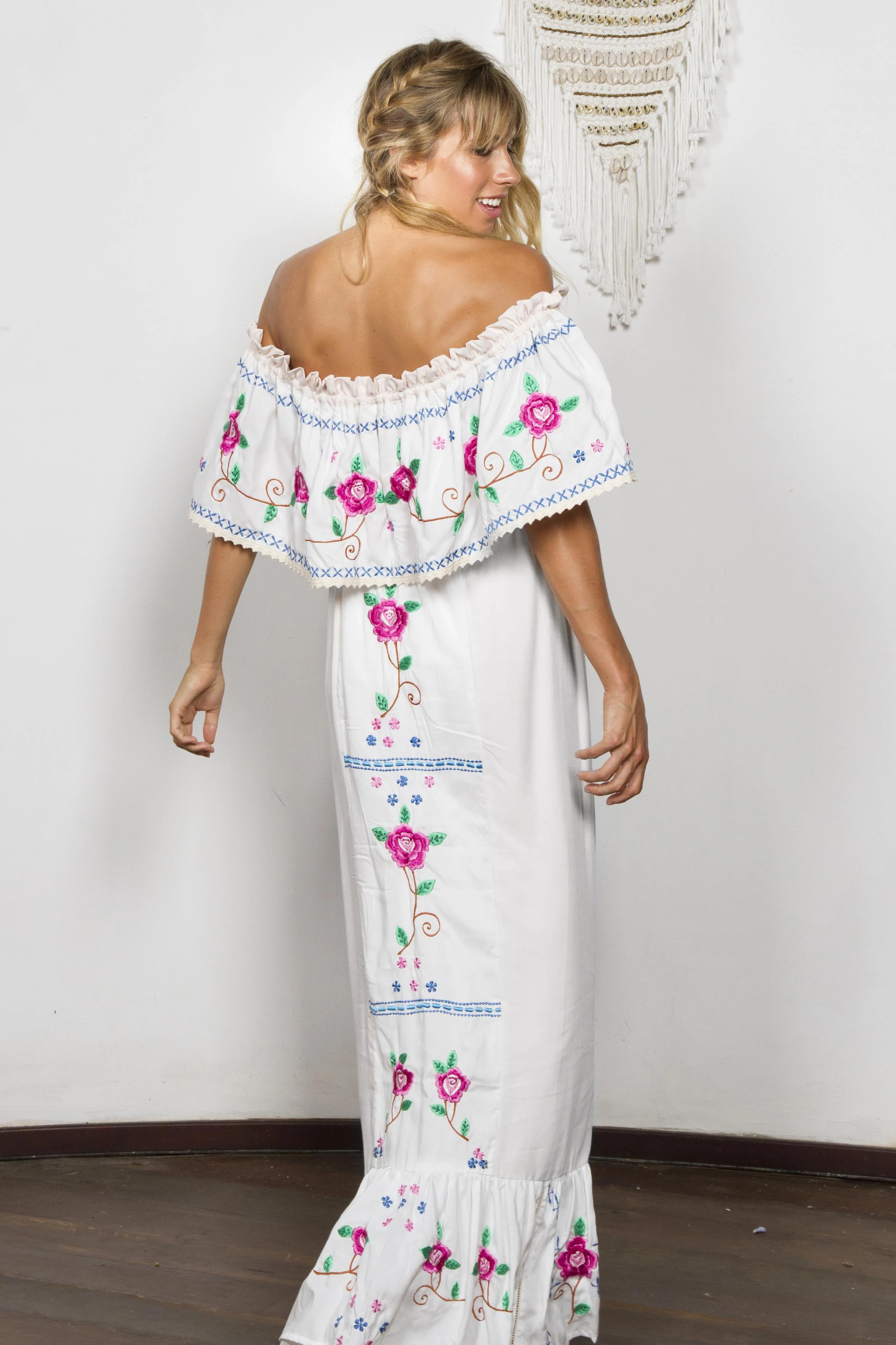 

2019 Newest Hot Sale Vintage Women Off the Shoulder Embroidered Bohemia Casual Dress Hippie Boho People Maxi Long Dress Vestidos