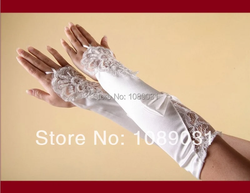 Перчатки Свадебные без пальцев с кружевом и аппликацией белые/цвета слоновой