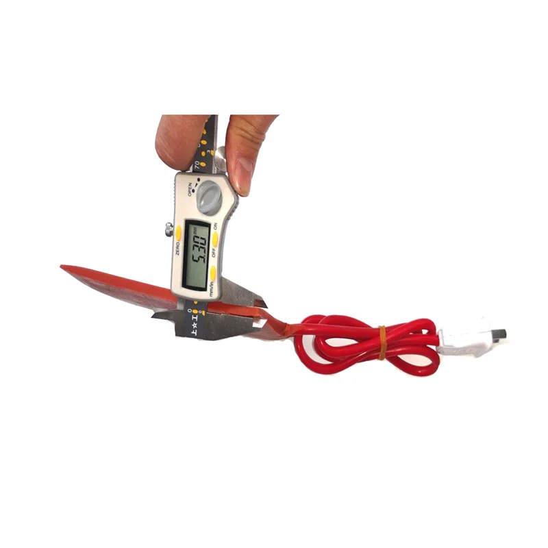 Нагревательная подушка из водонепроницаемого силиконового каучука толщиной 5 мм, 230 В, 43 Вт, размером 150 * 150 мм, с возможностью погружения в воду и проводом длиной 1000 мм.